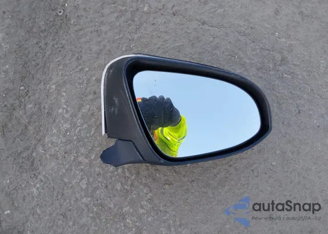 2018 Toyota Corolla Xle из США, поврежденный, VIN 5YFBURHE1JP815493